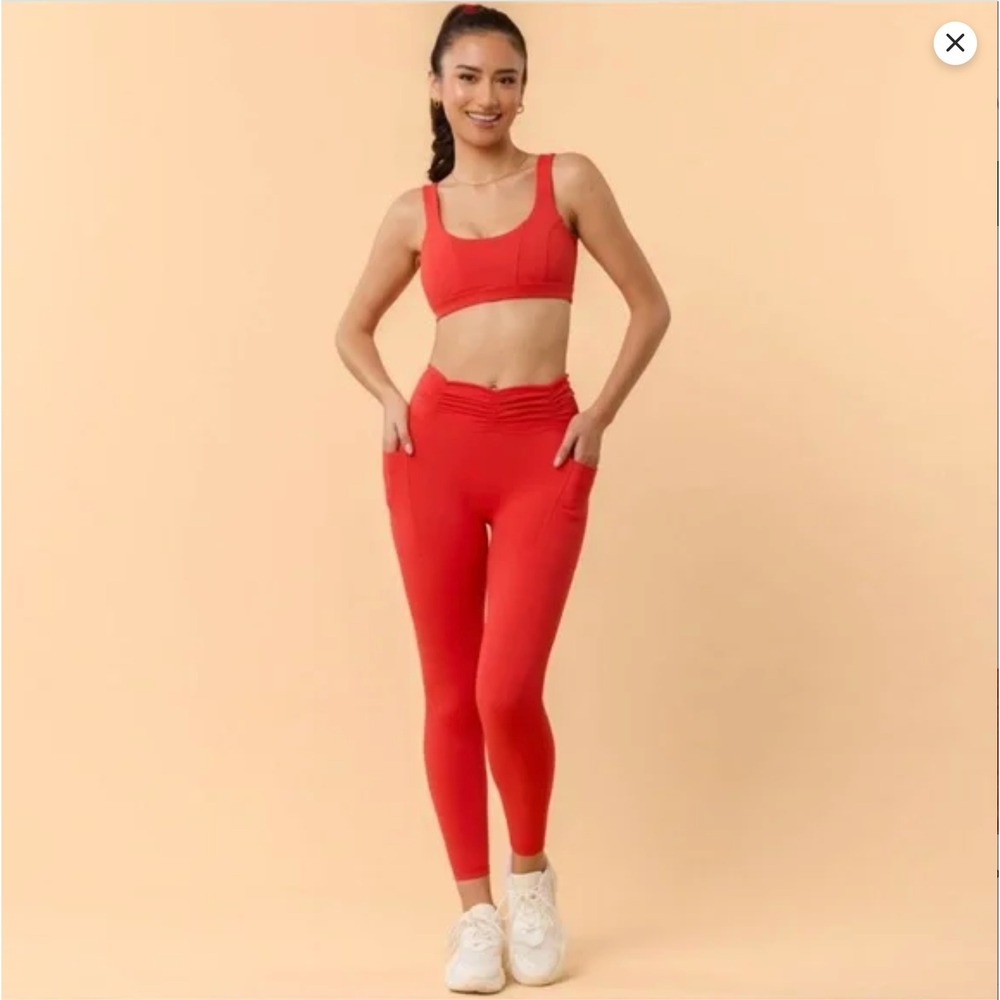 Blogilates Women's Ruched High Rised Waist Side Pocket Leggings Size Medium- NWT